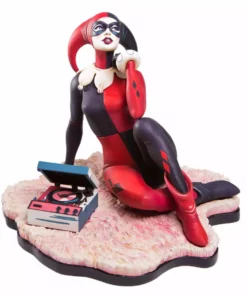 Mondo Batman – "Waiting For My J Man" Harley Quinn Statue Toys