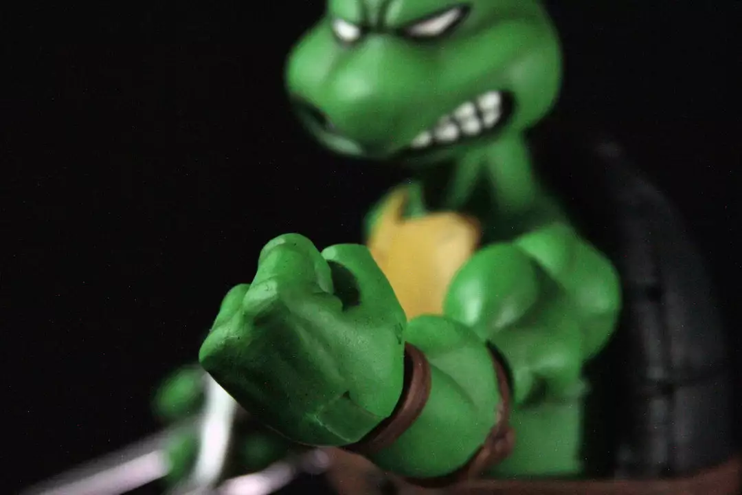 Mondo Toys Raphael 1/6 Scale Collectible Figure 18 Mondo Toys Raphael 1/6 Scale Collectible Figure