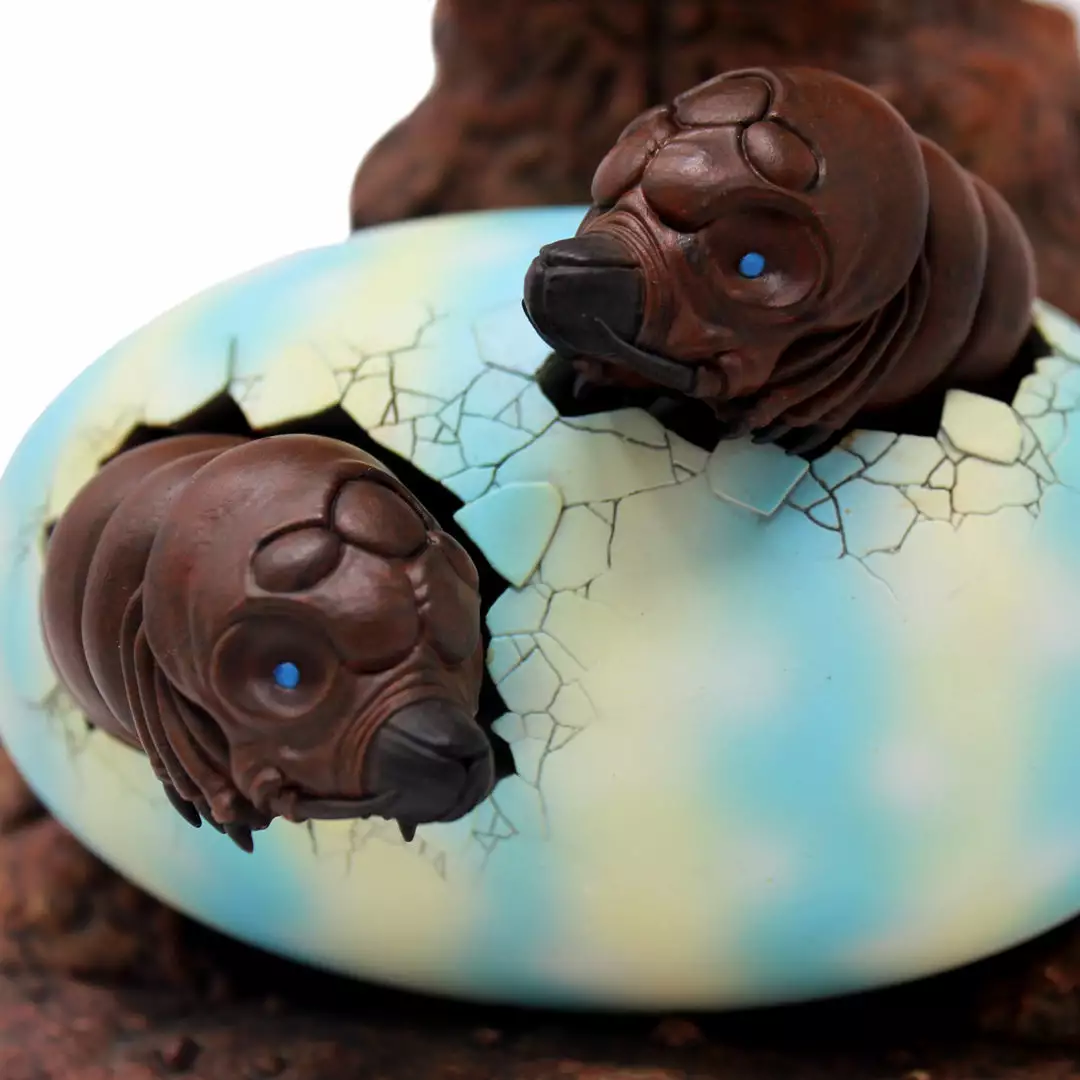 Mondo Mothra: Tokyo SOS Premium Scale Statue - Limited Edition Toys 11 Mondo Mothra: Tokyo SOS Premium Scale Statue - Limited Edition Toys