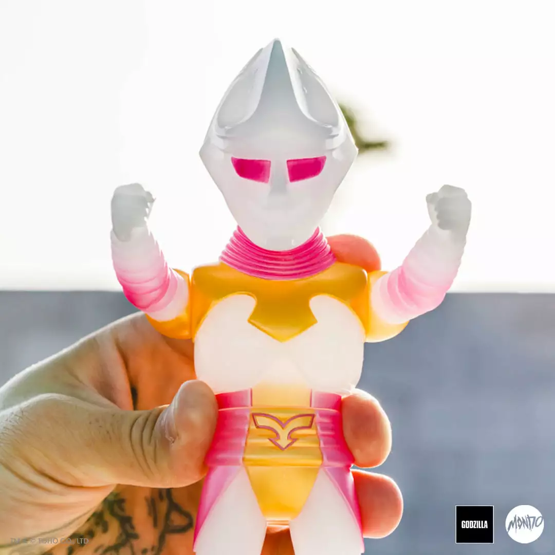 Mondo Toys SDCC: Online: Jet Jaguar Soft Vinyl - Cherry Blossom GID Variant SDCC Exclusive 3 Mondo Toys SDCC: Online: Jet Jaguar Soft Vinyl - Cherry Blossom GID Variant SDCC Exclusive