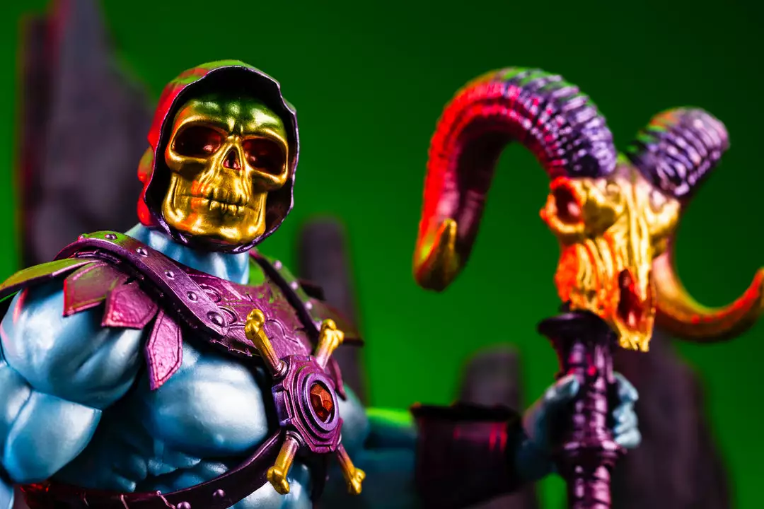 Mondo Skeletor "MOTUbi" 1/6 Scale Figure (Designer Con Exclusive) 5 Mondo Skeletor "MOTUbi" 1/6 Scale Figure (Designer Con Exclusive)