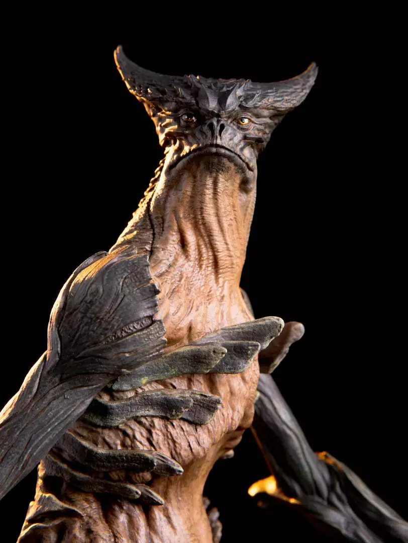 Mondo Colossal Giant Monster Maquette 4 Mondo Colossal Giant Monster Maquette