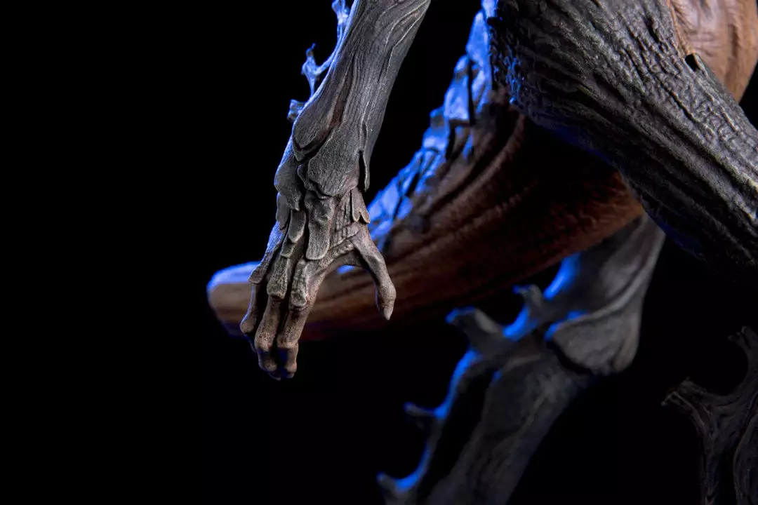 Mondo Colossal Giant Monster Maquette 6 Mondo Colossal Giant Monster Maquette