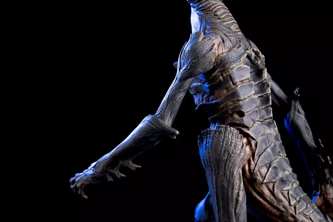 Mondo Colossal Giant Monster Maquette 25 Mondo Colossal Giant Monster Maquette