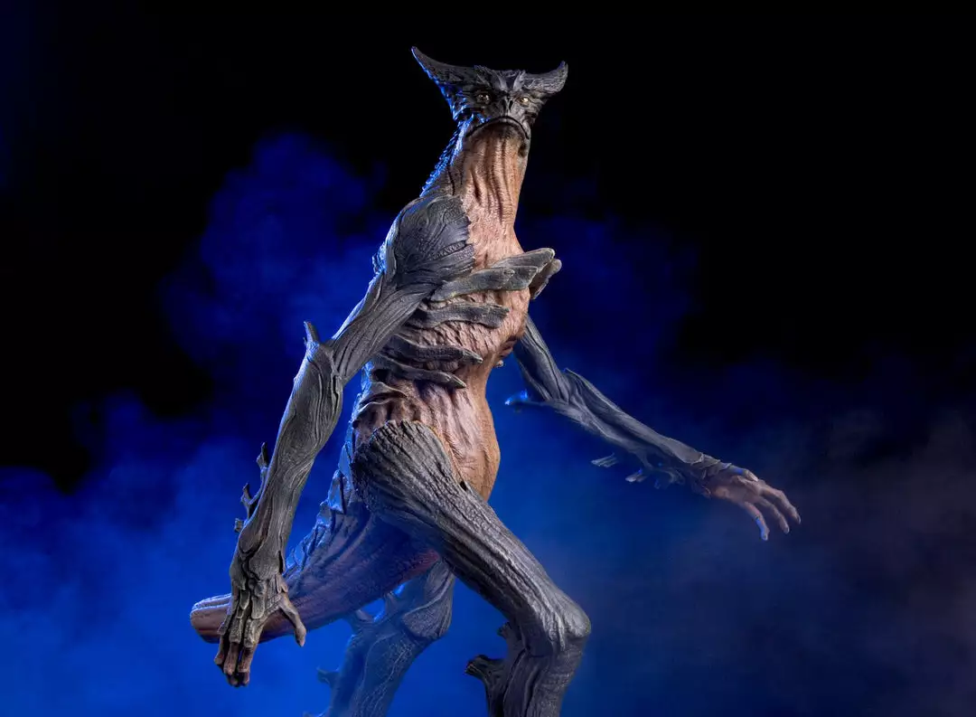 Mondo Colossal Giant Monster Maquette 5 Mondo Colossal Giant Monster Maquette